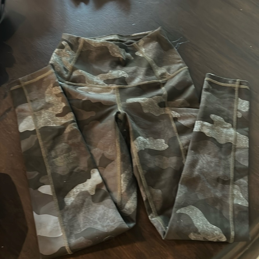 Green northface camo leggings XS